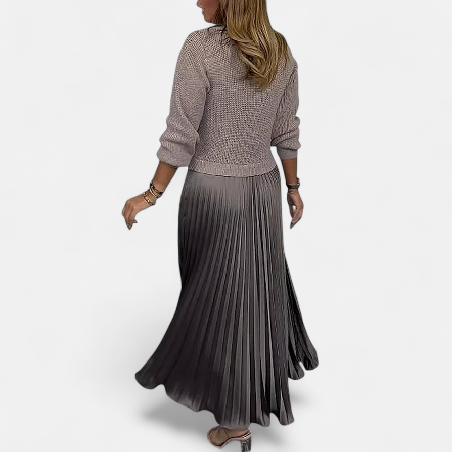 Christel - Maxi dress with sweater and pleated skirt