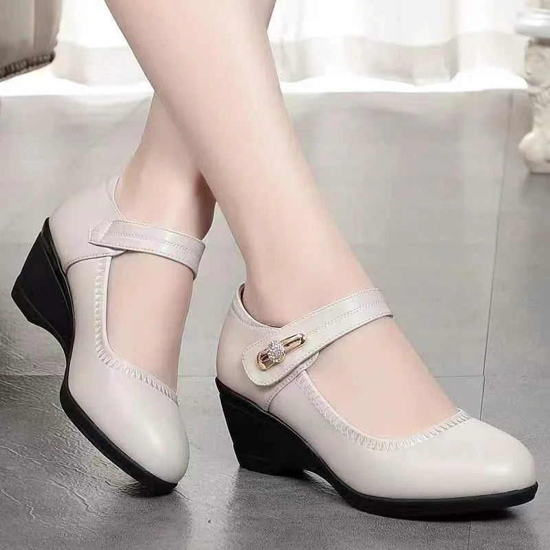 Lara – Elegant Mid-Heel Comfort Shoes
