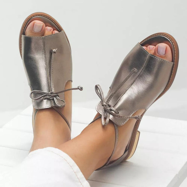 Dienne – STRAP-STYLE LEATHER SANDALS